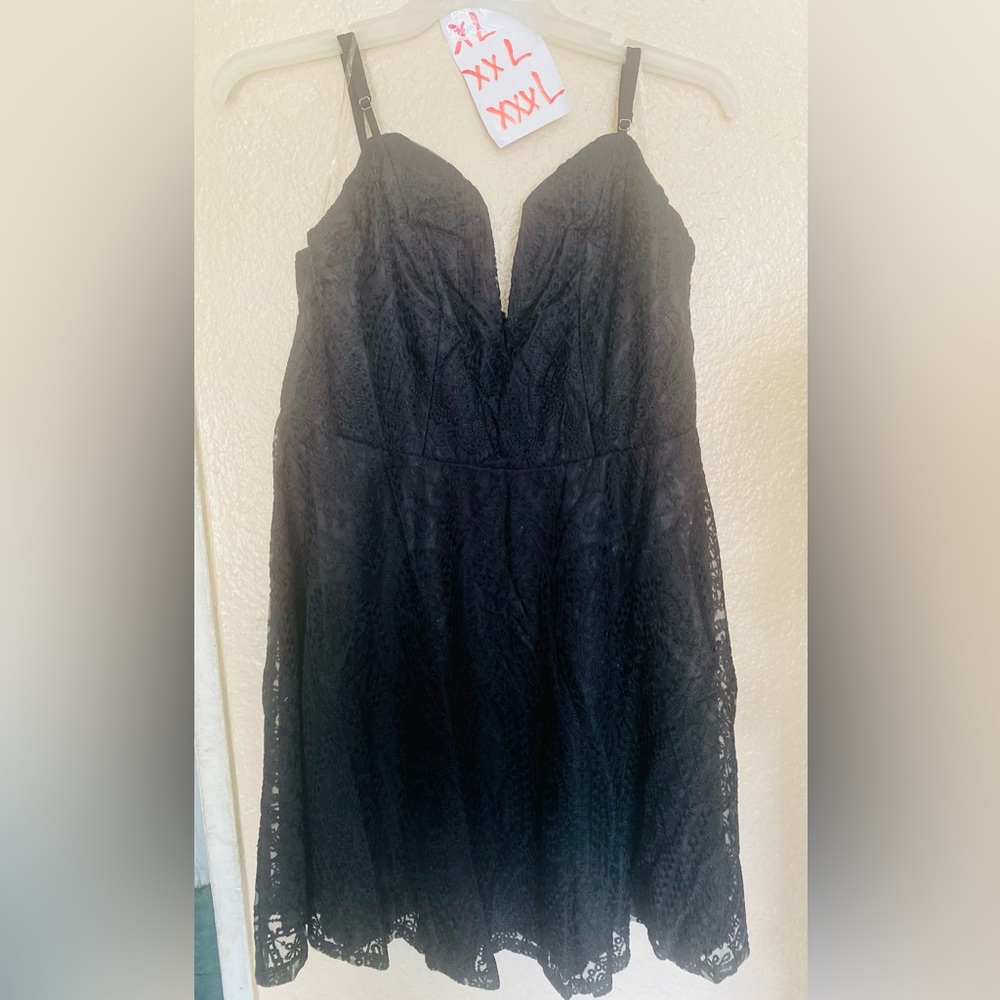 Black Lace V-Neck Women's Dress